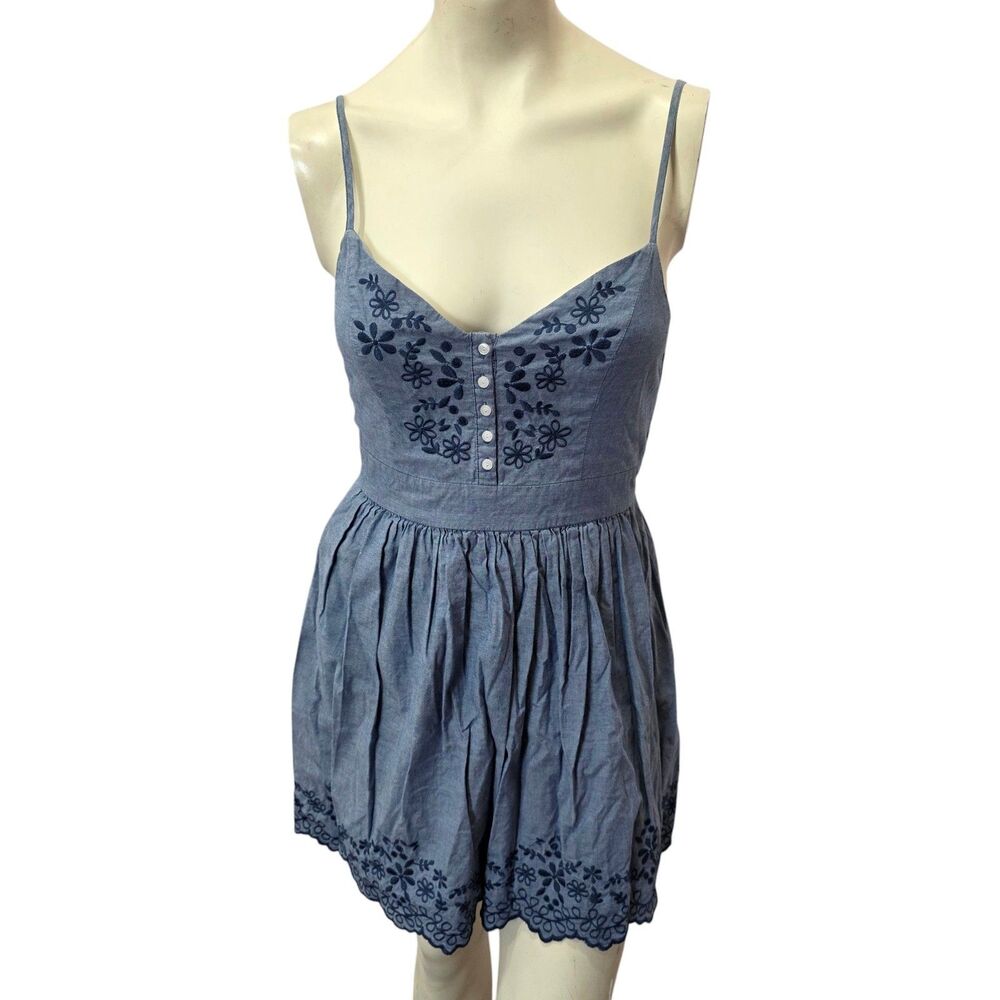 Hollister Blue Chambray‎ Embroidered Cami Tank Top Smocked Back Women's M
